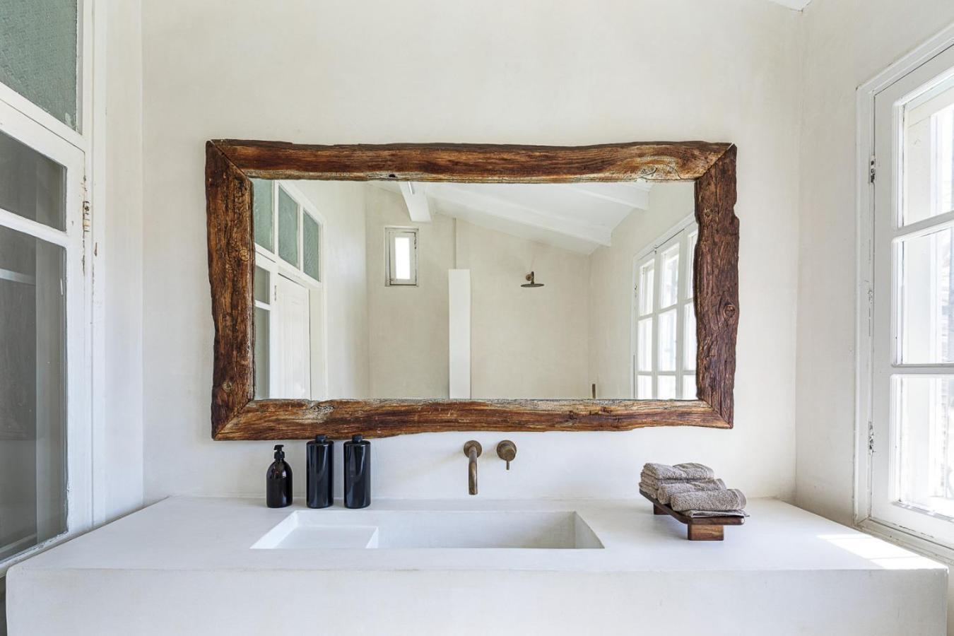 The Gem Of Neve Tzedek Stylish By Sea N' Rent *
