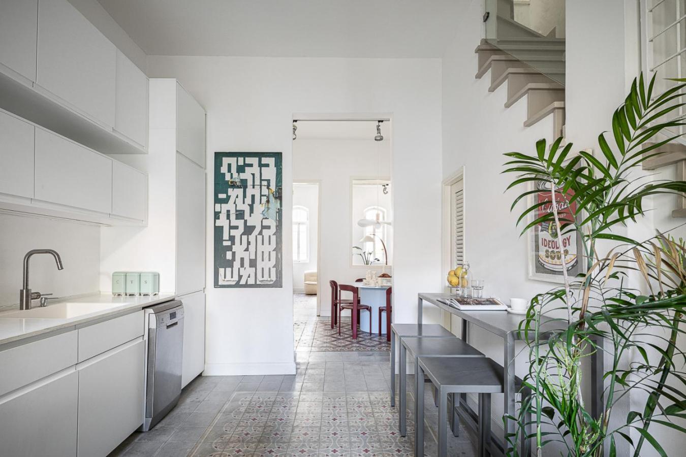 Apartment The Gem Of Neve Tzedek Stylish By Sea N' Rent *