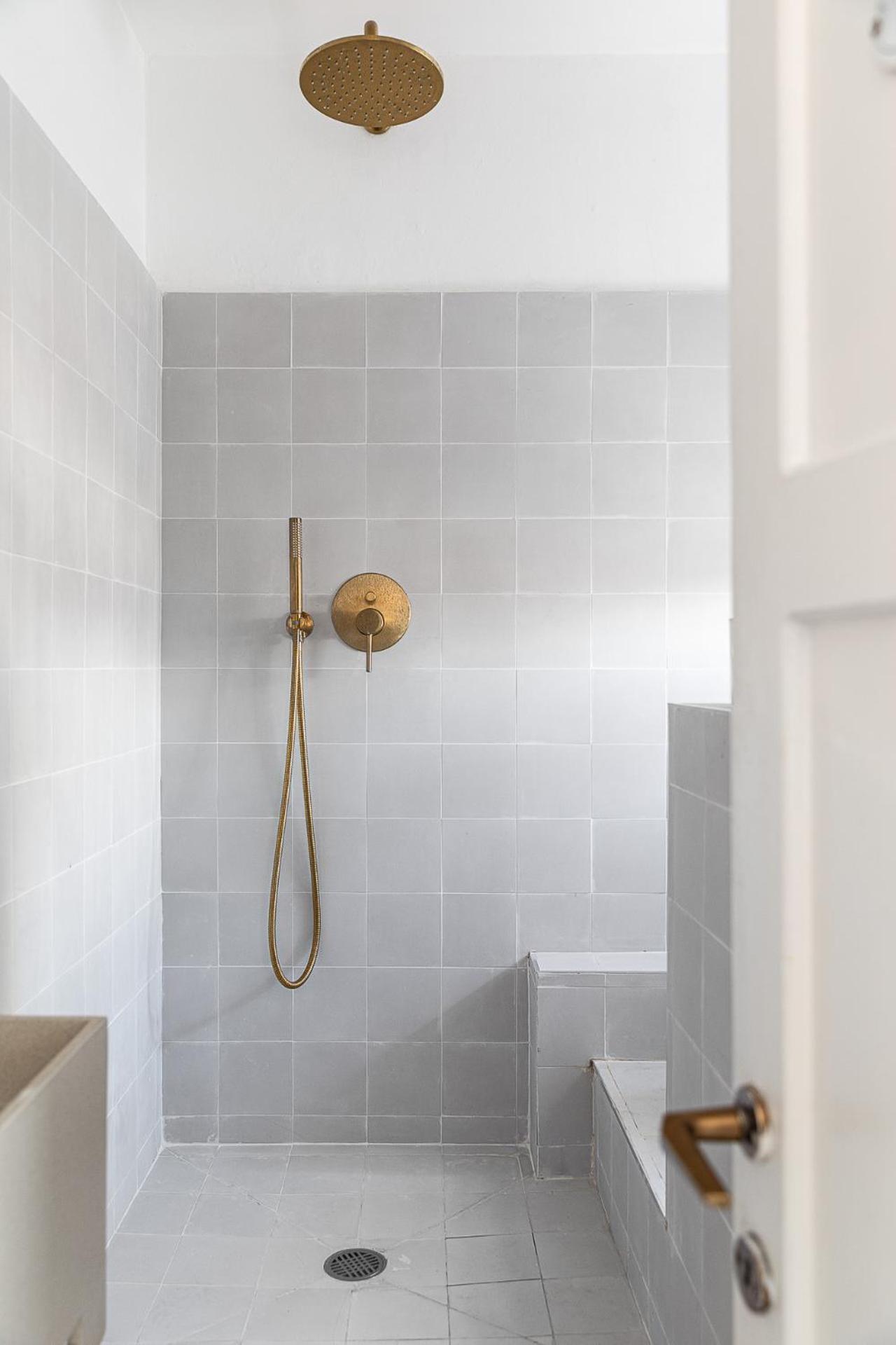 The Gem Of Neve Tzedek Stylish By Sea N' Rent *