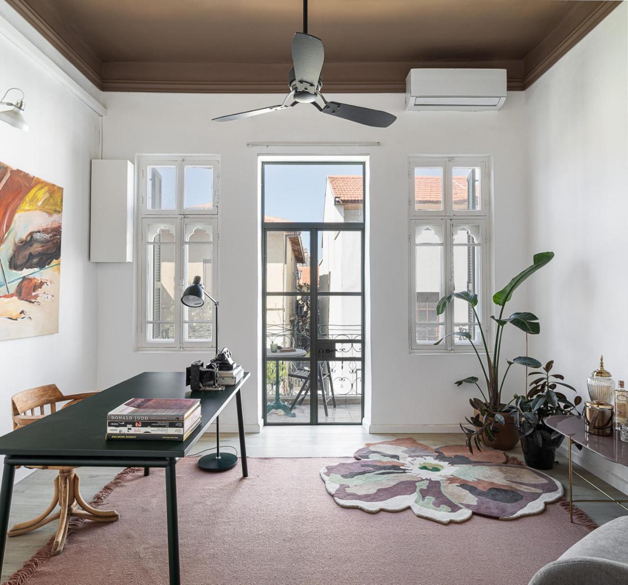 The Gem Of Neve Tzedek Stylish By Sea N' Rent